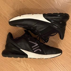 Nike AirMax 270 Leather Size 9